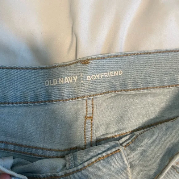Old navy boyfriend shorts - Picture 5 of 6
